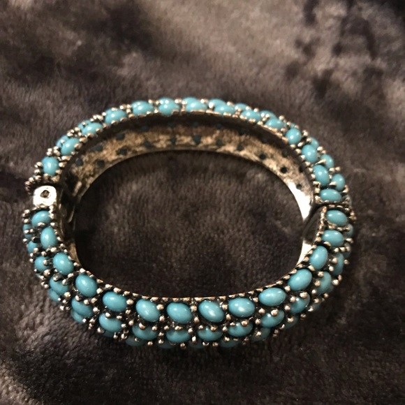 4 for$15 Turquoise costume bracelet - Picture 2 of 3